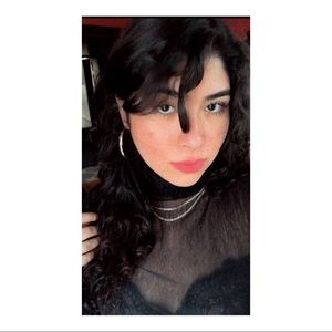 Meet your Posher, Connie